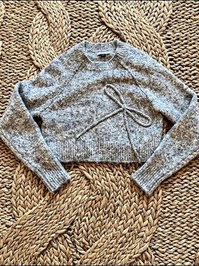 American Eagle AE Cropped Crew Neck Bow Sweater Gray - S